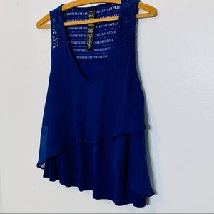 EUC Jessica Simpson blue ruffled‎ sleeveless shirt